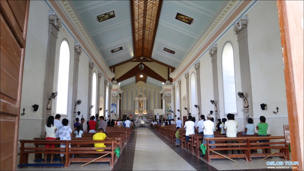 오슬롭 성당 내부 : Immaculate Conception Parish Church